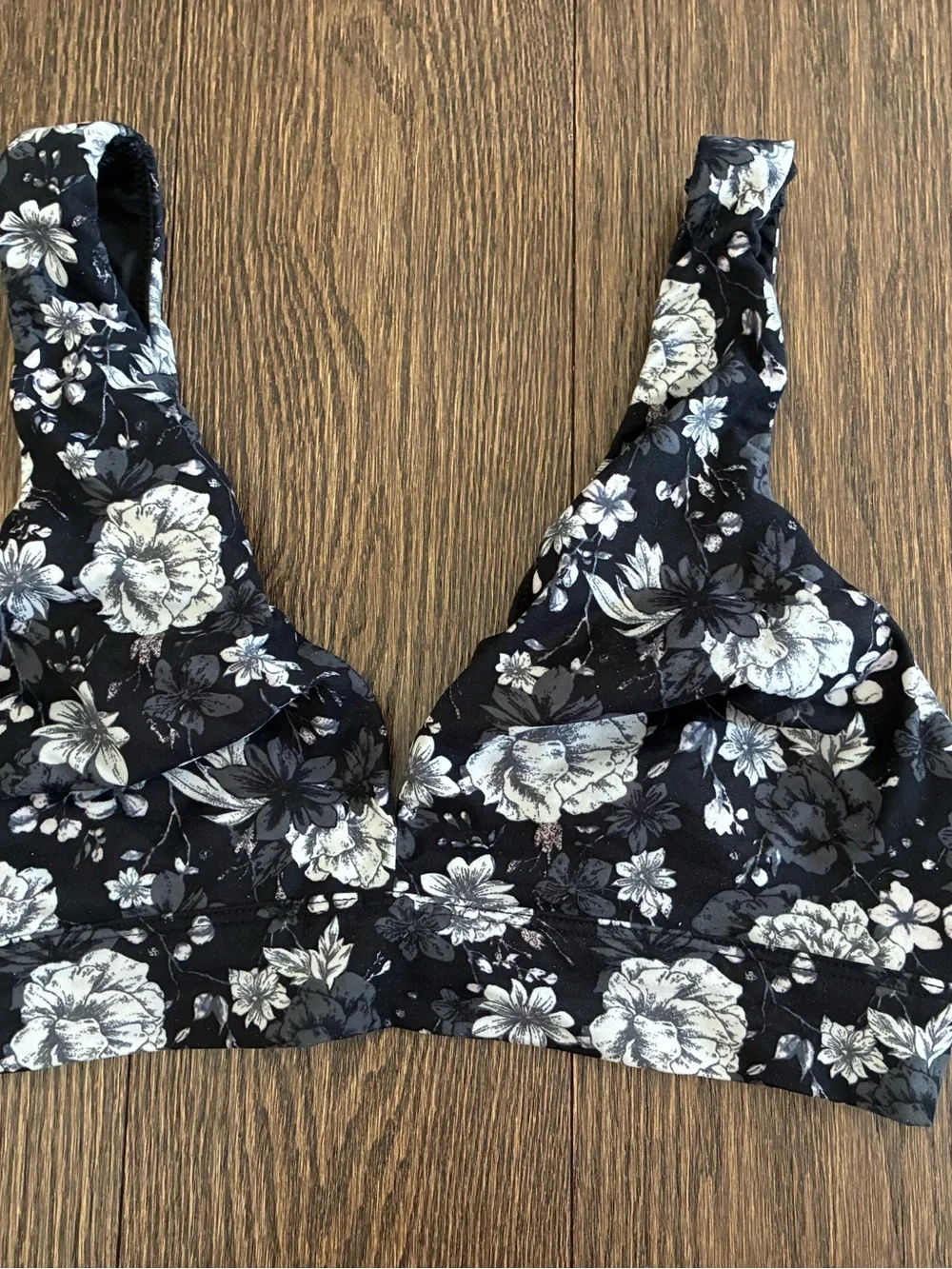 Victoria’s Secret Soft Bralette Floral 🖤🤍 - Picture 2 of 8